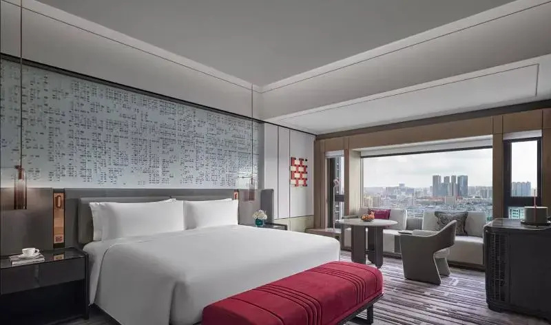 Classic Double room with city view (full double bed)