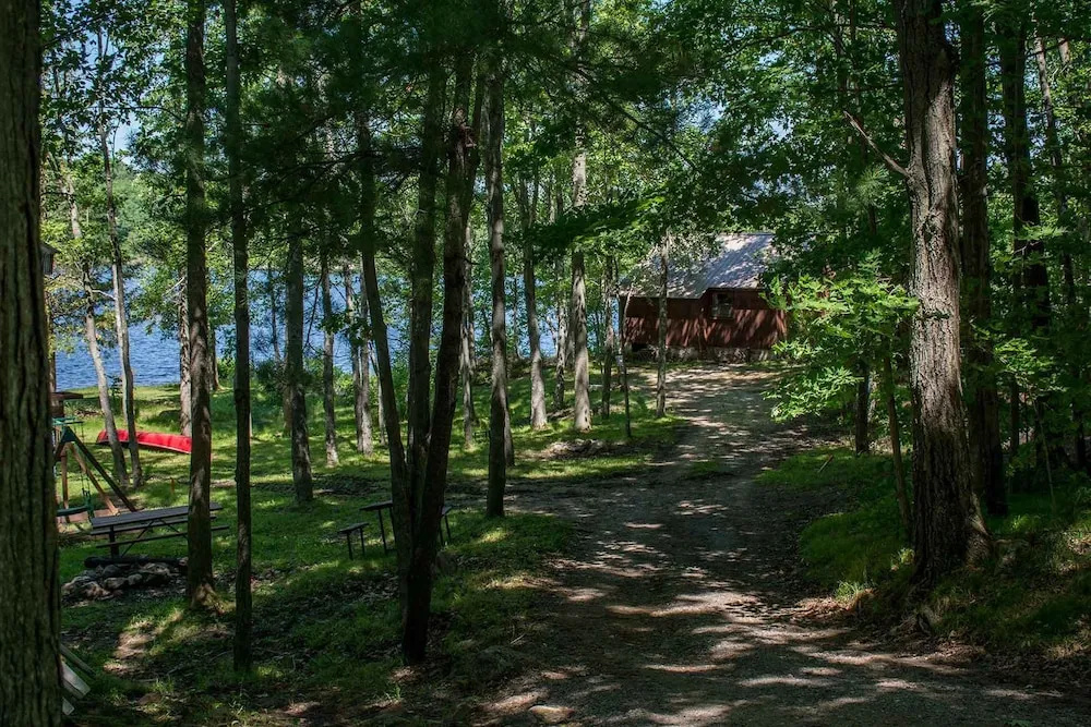 Fifth Lake Cottages