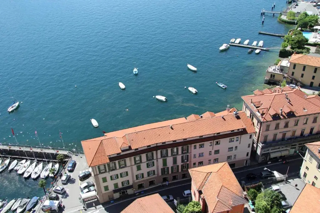 Beach & Waterfront