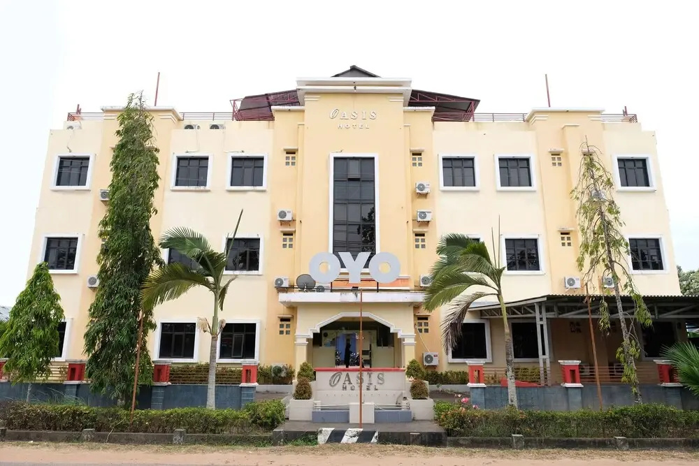 Oasis Hotel by OYO