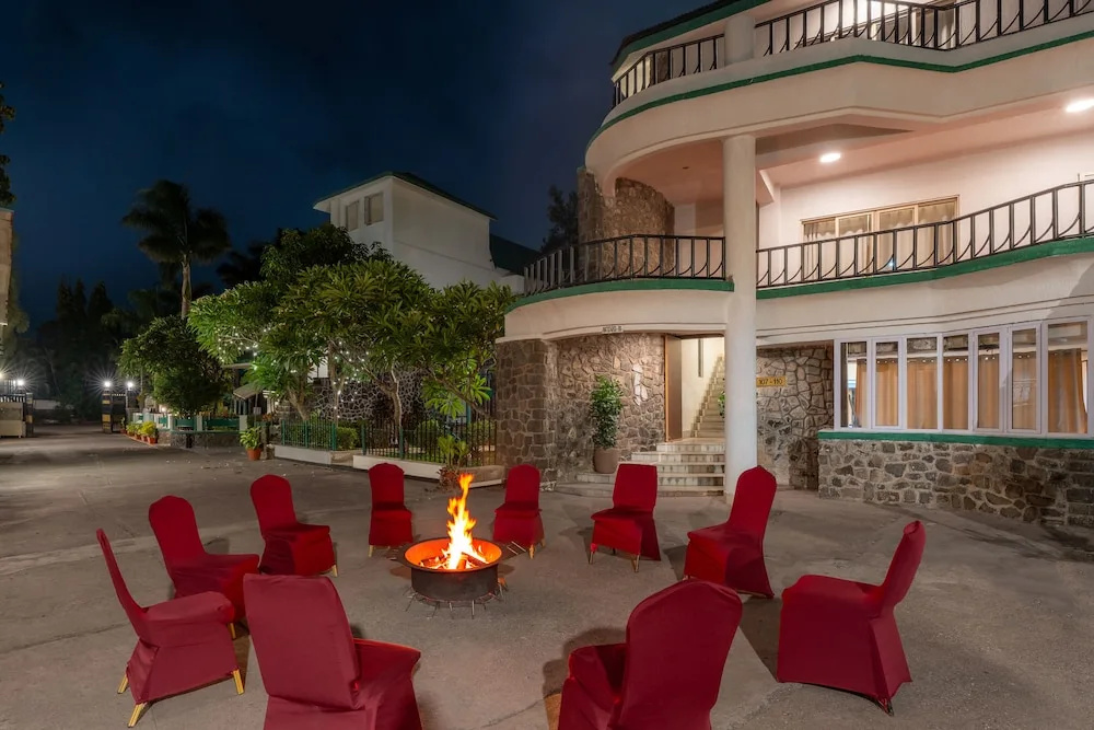 Velvet County Resort