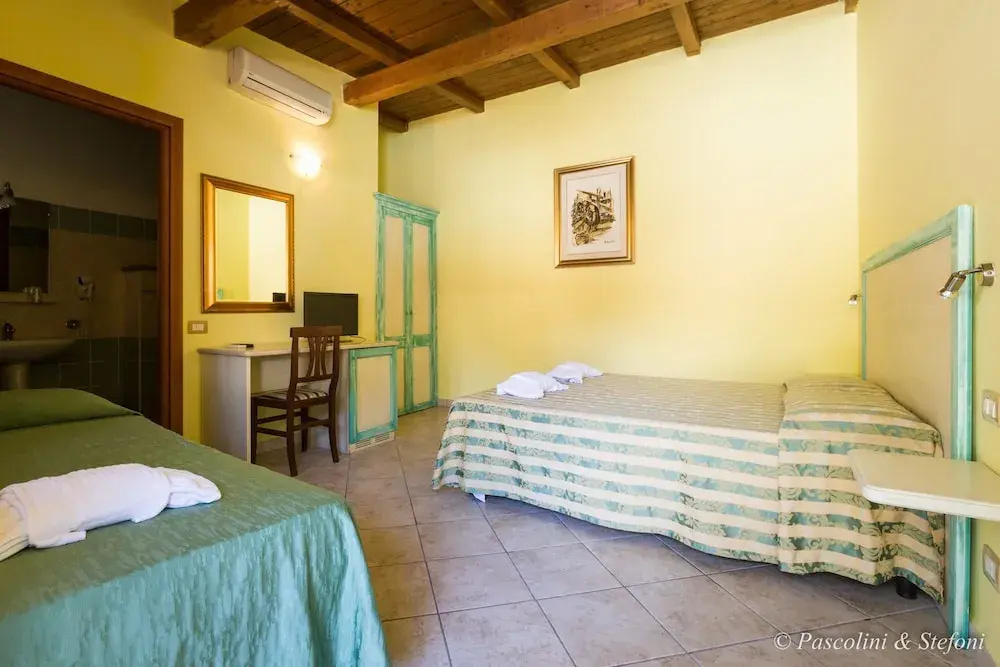 Standard Double room (full double bed)