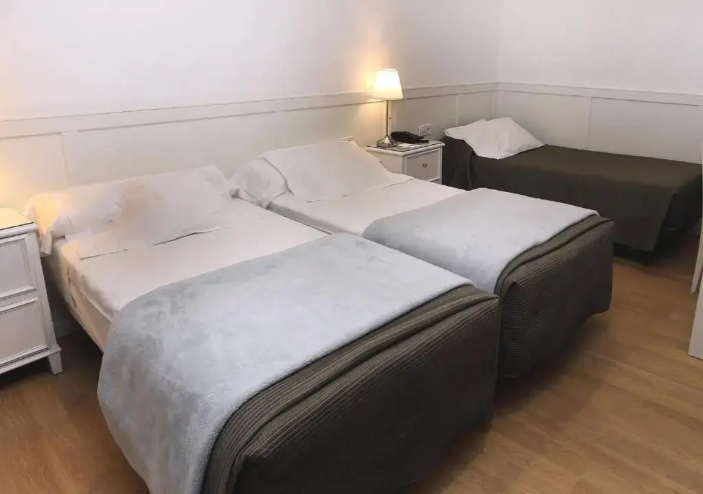 Economy Triple room