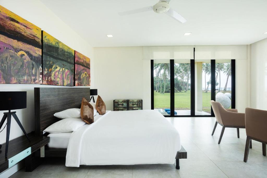 Green Turtle Villa By The Serendipity Collection