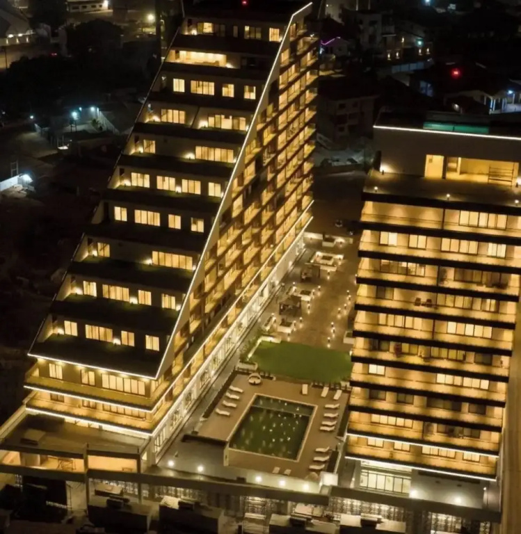 Peravi Suites at the Signature