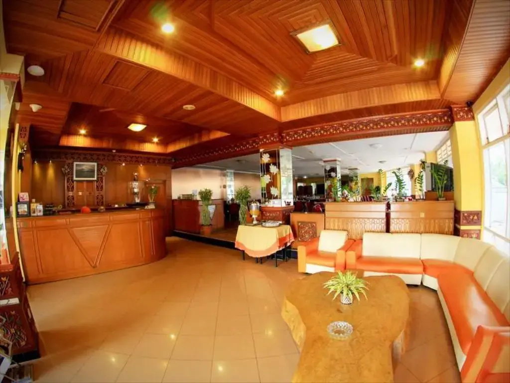 Lobby & Reception