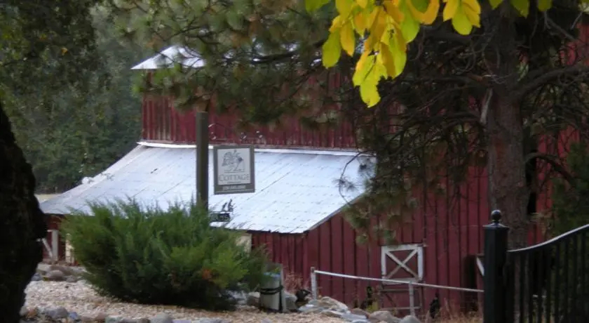 The Cottage At Perry Creek