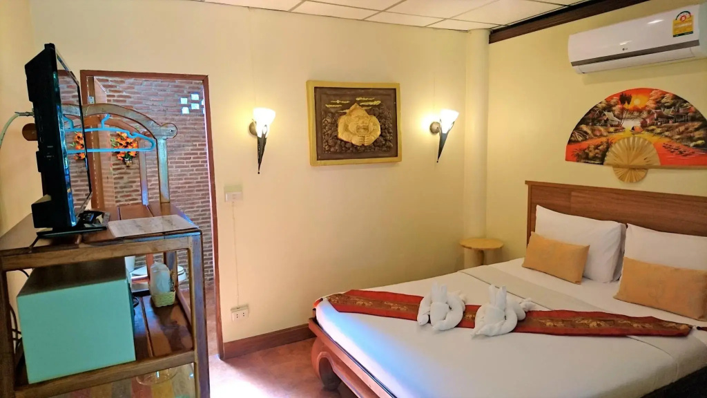 Superior Double room with balcony (full double bed)