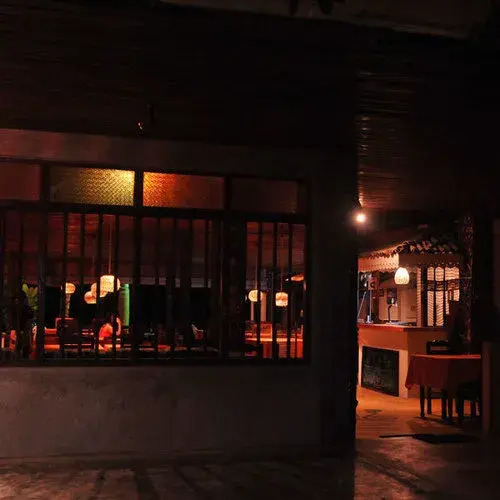 Mamas Coral Beach Hotel & Restaurant