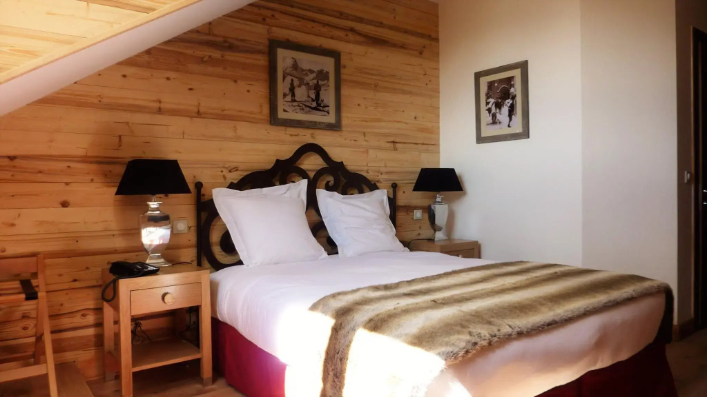 Standard Double room (full double bed)