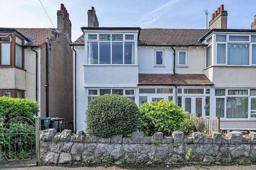Cottage in Rhos-on-sea Near Sandy Beach