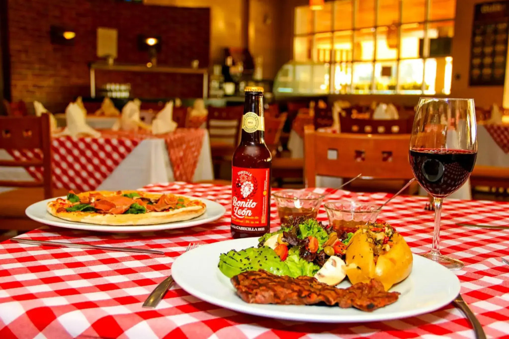 Holiday Inn Convention Center by IHG - фото 14