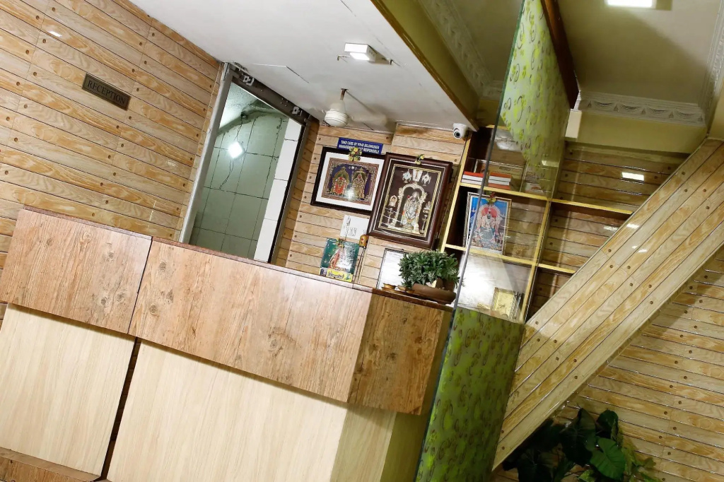 Lobby & Reception