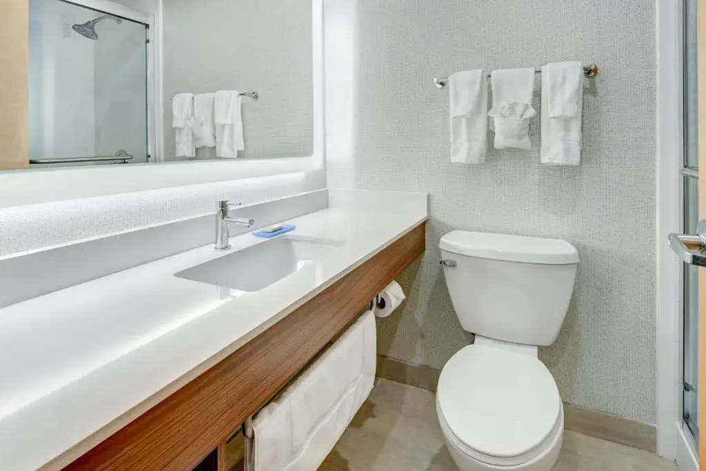 Holiday Inn Express Hotel & Suites West Long Branch by IHG - Chambres