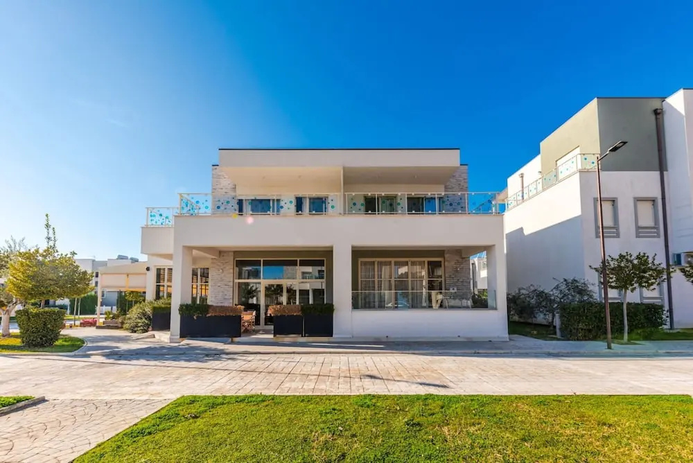Garden View Apartment - Karafili