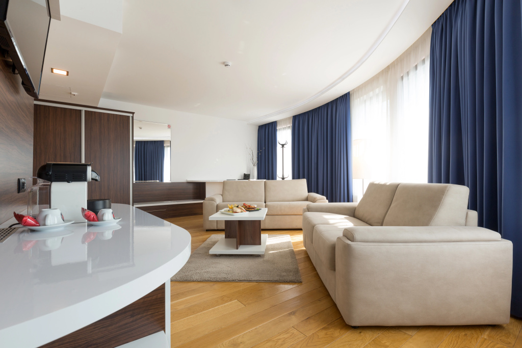 Lobby & Reception