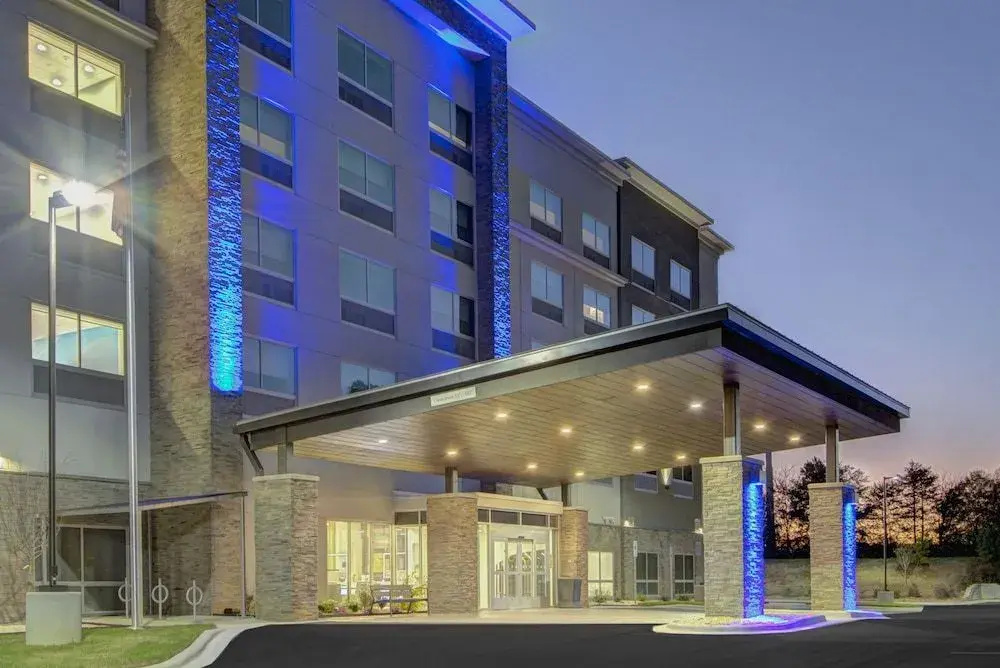Holiday Inn Express & Suites Charlotte Southwest, An Ihg