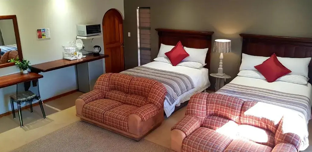 Deluxe Double room with garden view (full double bed)