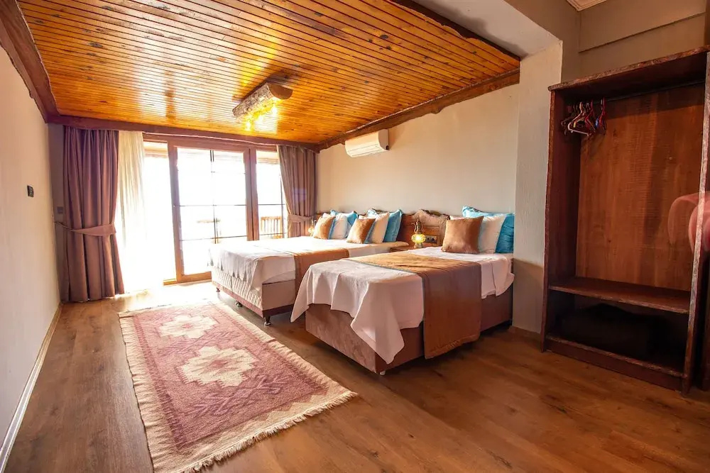 Standard Double room with balcony (full double bed)