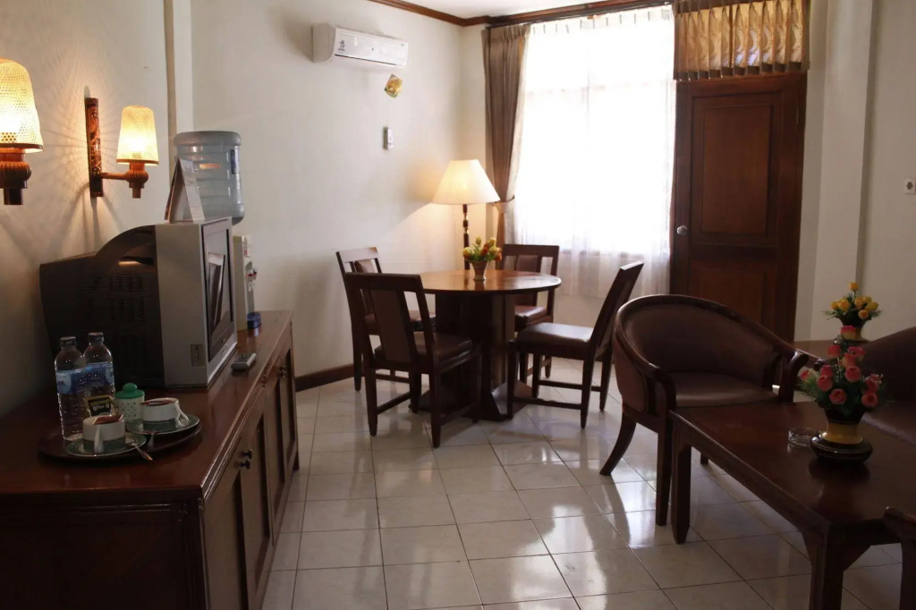 Surya Pesona Beach Hotel - Photo 1