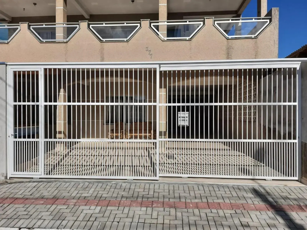 Casa com Piscina em Itapema-SC