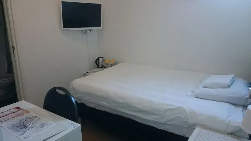 Economy room
