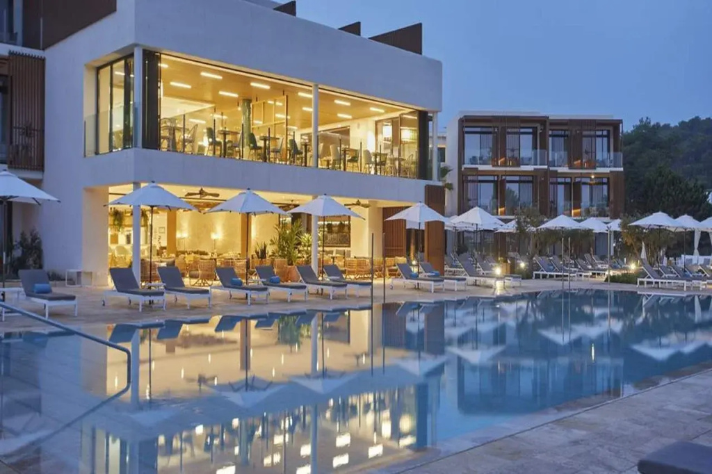 Cala San Miguel Ibiza Resort, Curio Collection by Hilton - 5