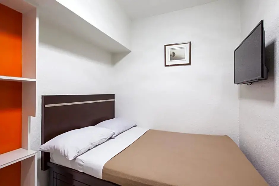 Economy Double room (full double bed)