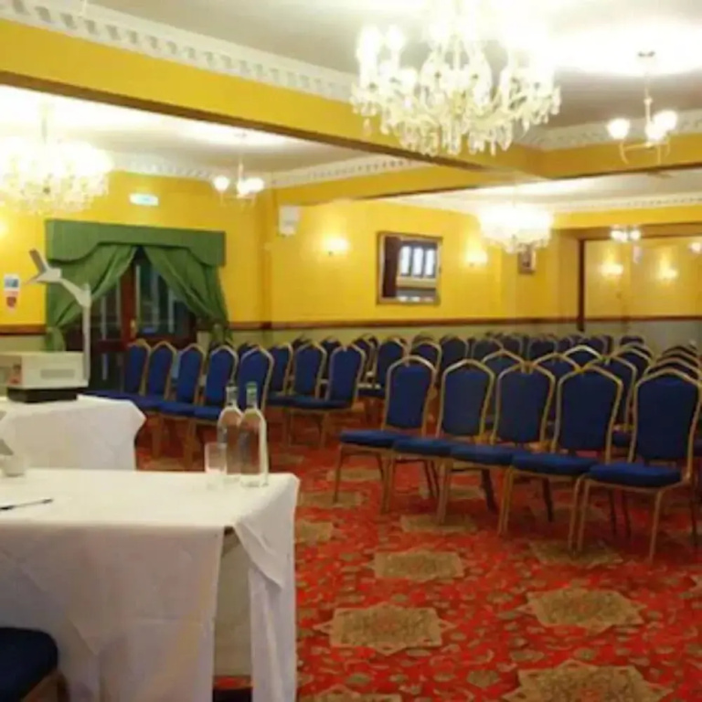 Crown & Cushion Hotel - Général