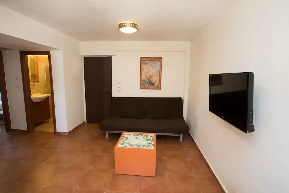 2 Bedrooms Business Apartment