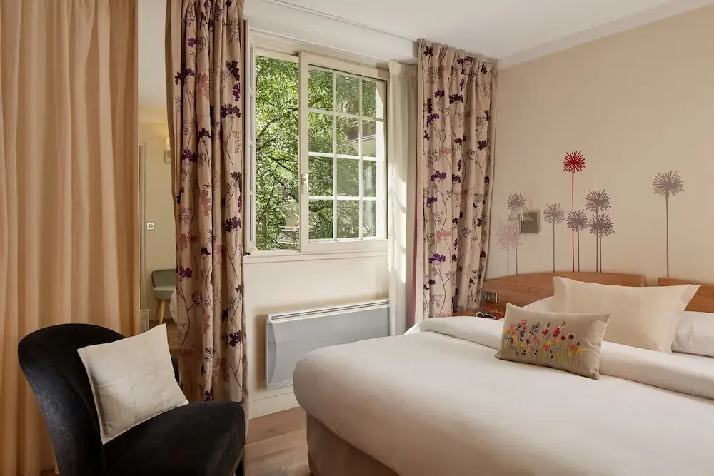 2 Bedrooms Standard Family room