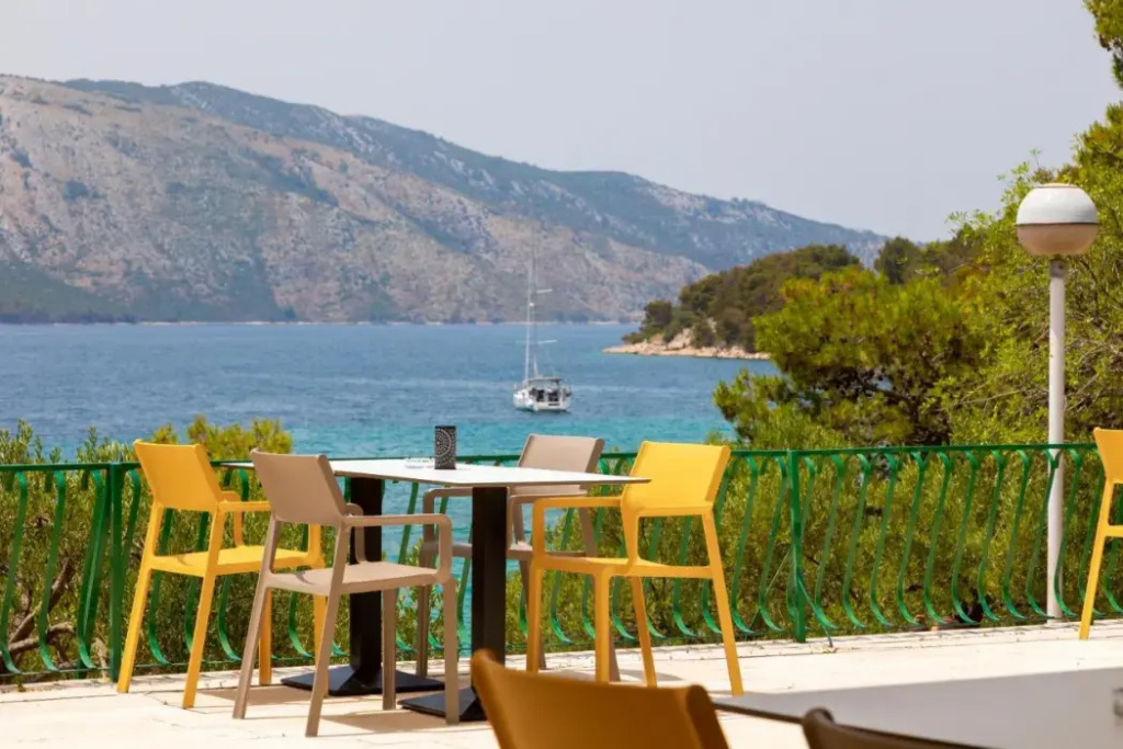 Beach & Waterfront