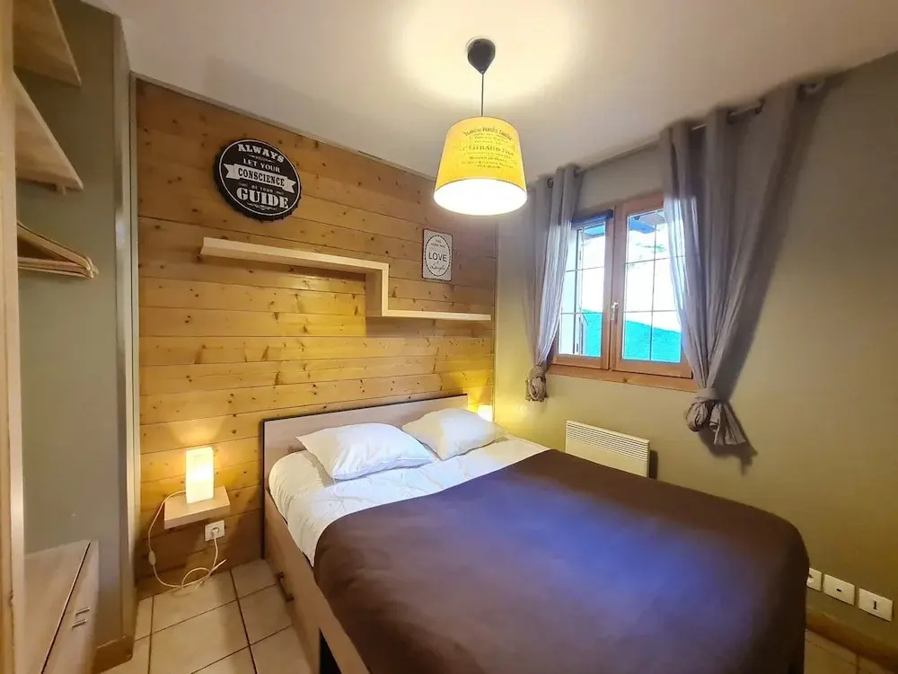 Voir la photo 1 — Spacious Apartment With Balcony