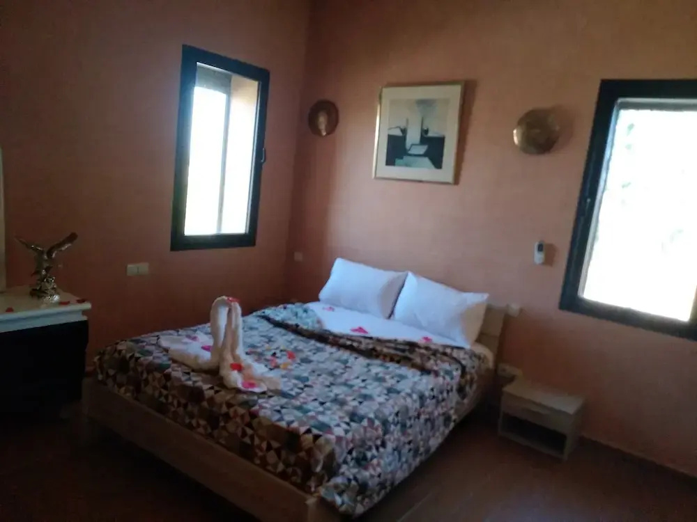 4 Bedrooms Villa with balcony