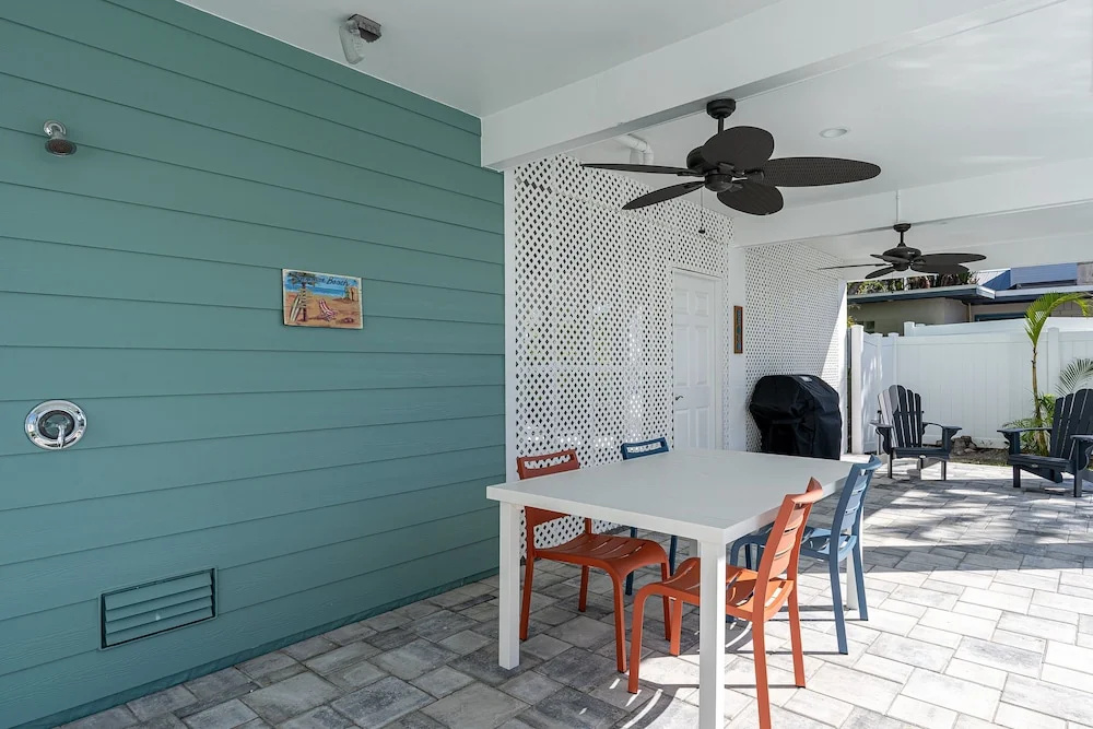233 Delmar Avenue - Beautiful Private Pool Home 3 Bedroom Home by RedAwning