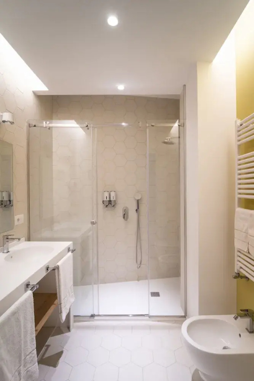 Classic Double room (full double bed)