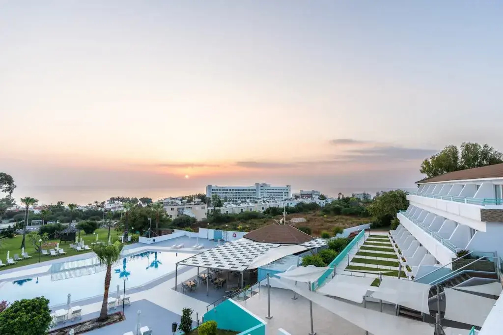 Beach & Waterfront