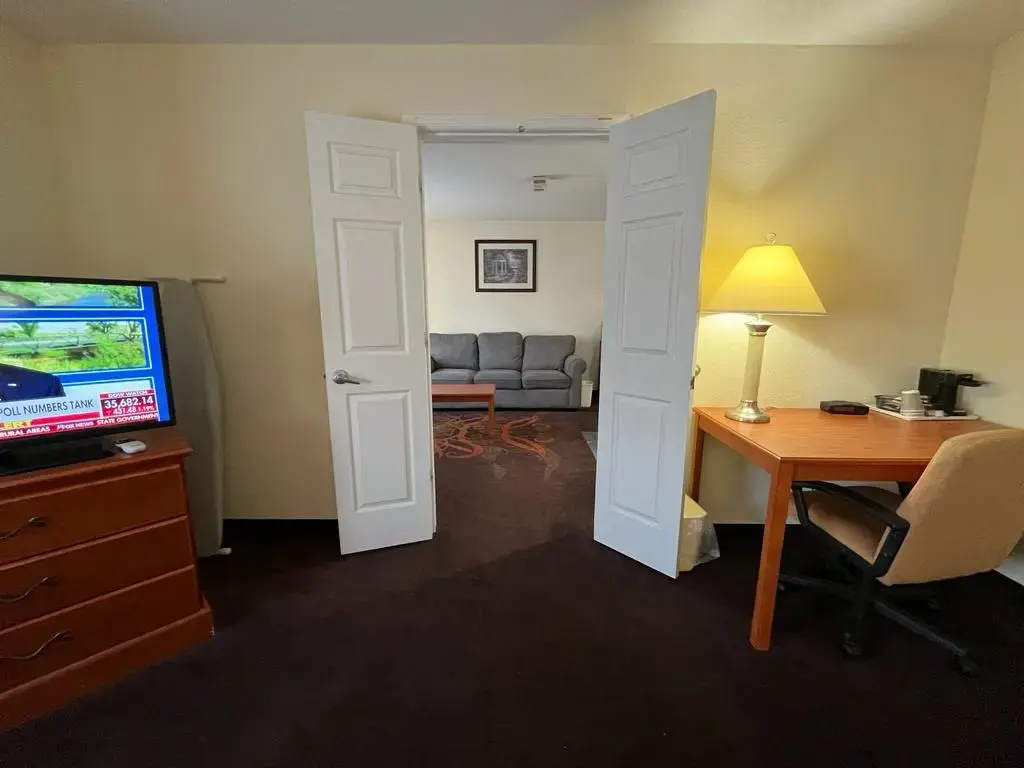 1 Bedroom Double Suite (full double bed)