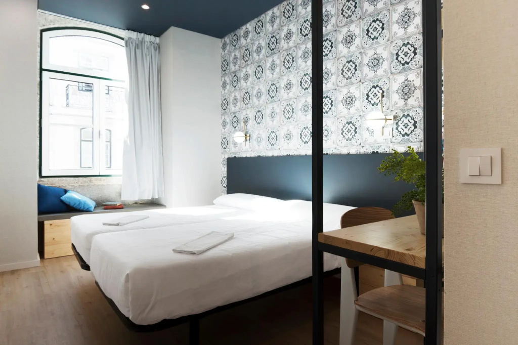 Double room (full double bed)