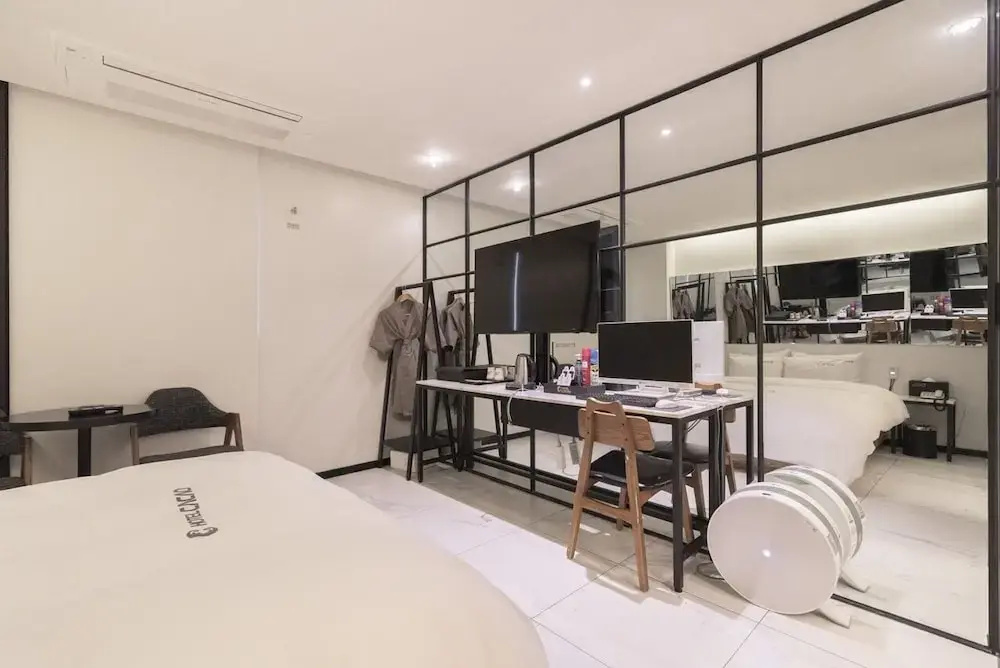 Standard Double room (full double bed)