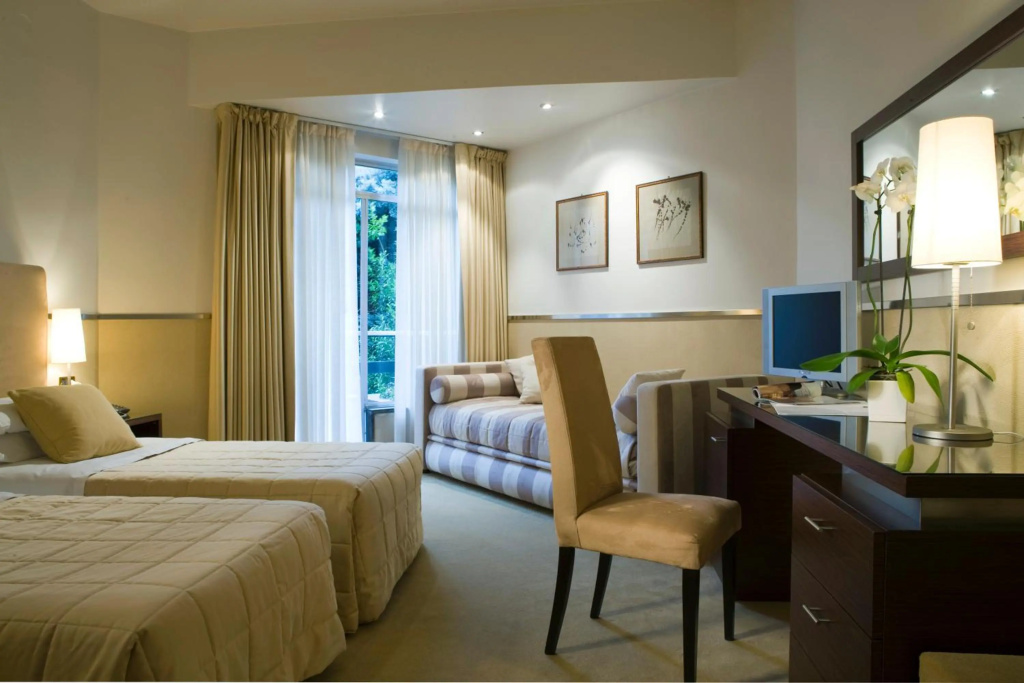 Mini Palace Hotel — 5