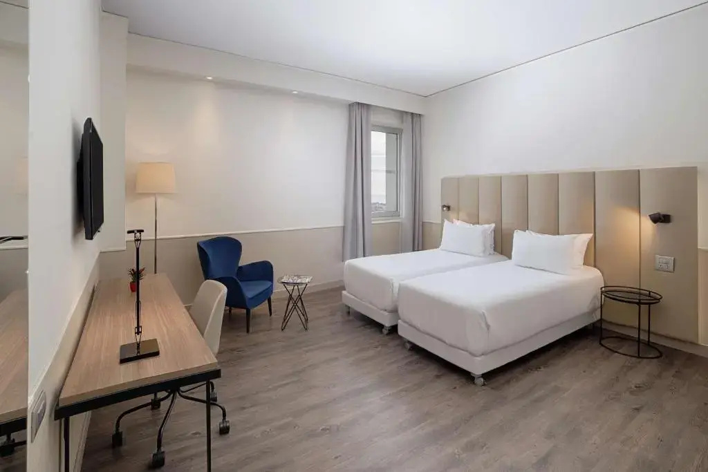Superior XL Double room with sea view (full double bed)