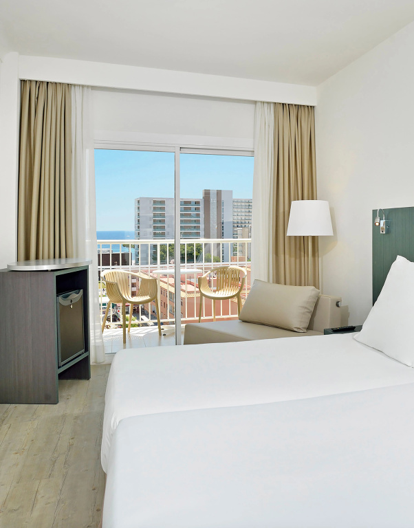 Sol Double room with pool view (twin beds)