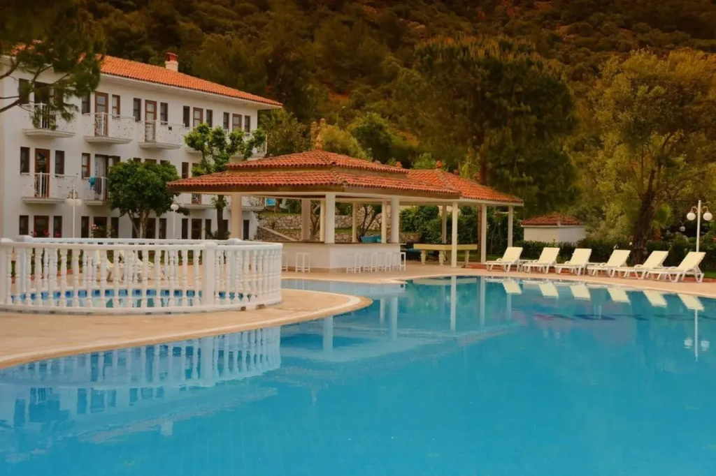 White Hotel - 5