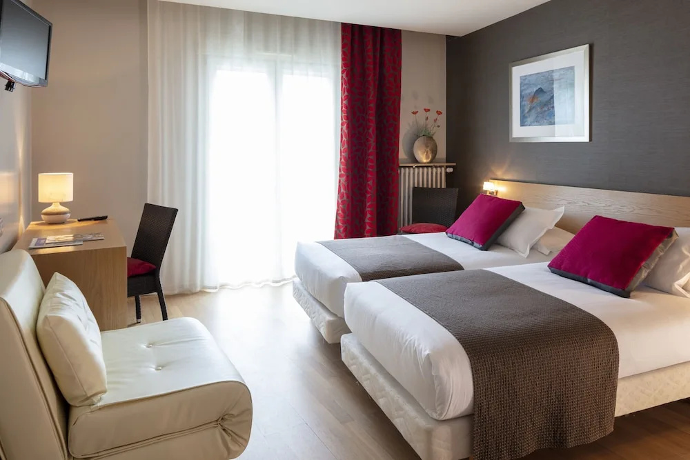 Standard Triple room with mountain view
