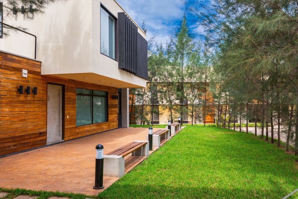 Crest Apartments & Suites