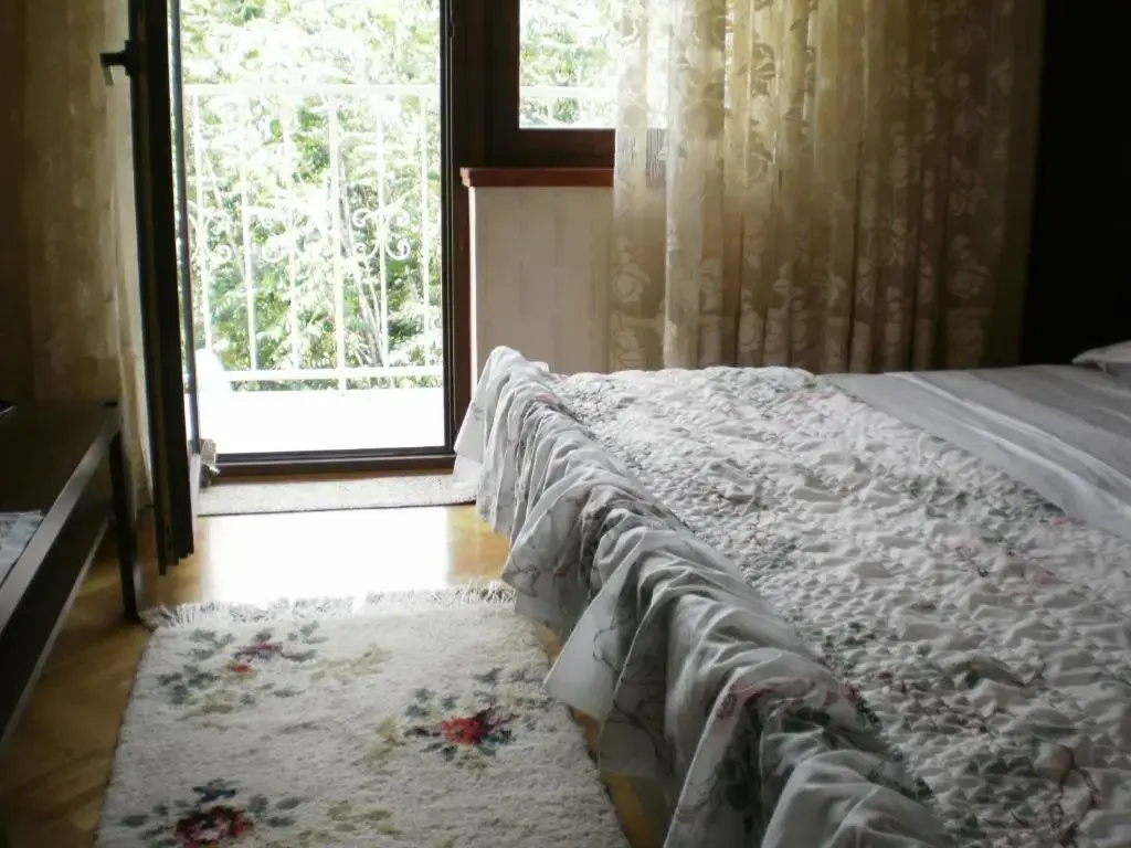 3 Bedrooms Apartment