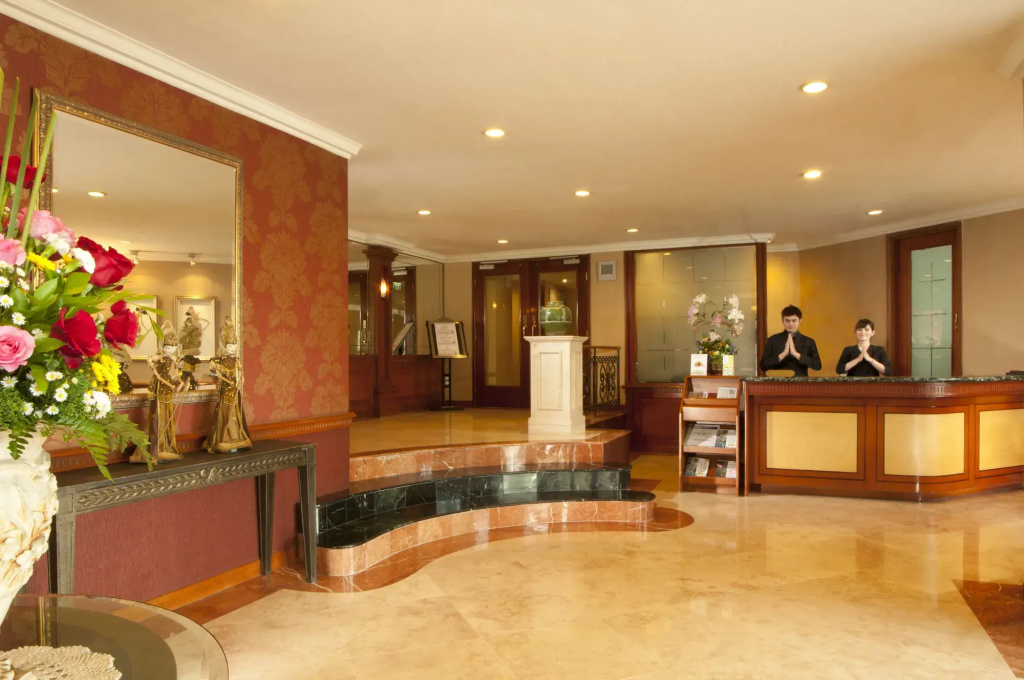 Lobby & Reception
