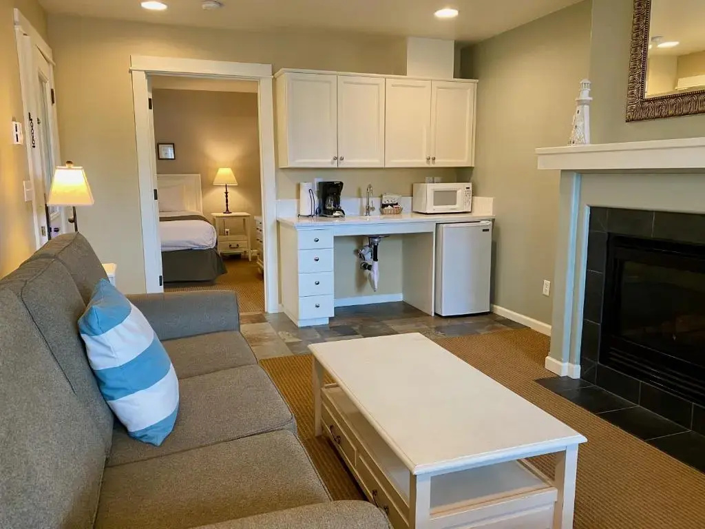 Double Suite (full double bed)