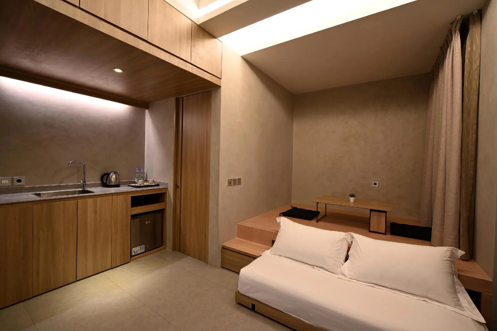 Deluxe Double room (full double bed)